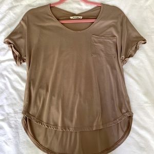 Beige/tan tee